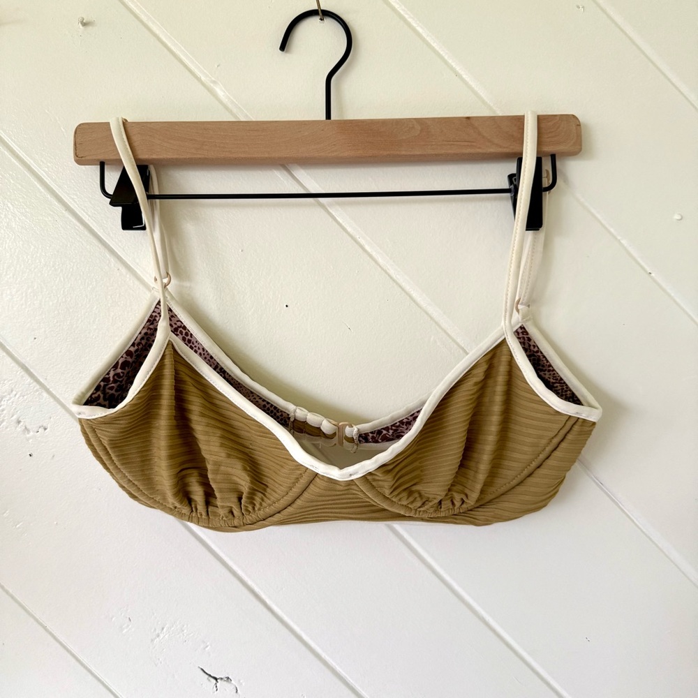ACACIA Sadie Bikini Top in Palm
